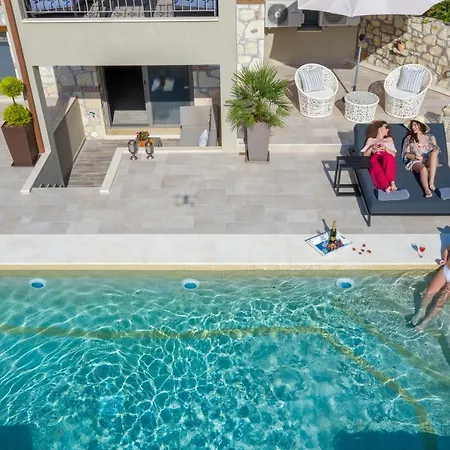 Five Senses Luxury * Βουρβουρού